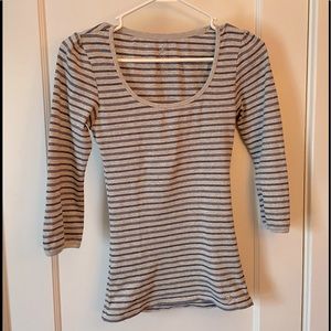 Aerie shirt Y2K gray pinstripe 3/4 length sleeve top size medium